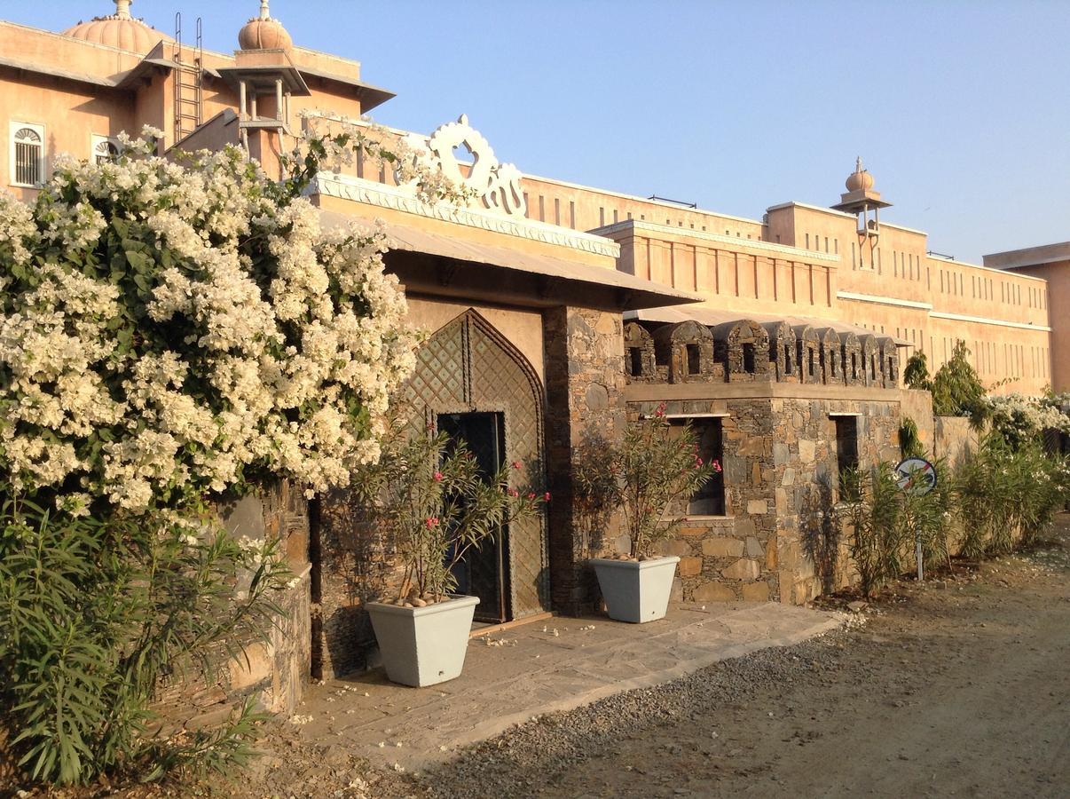 Bujera Fort Udaipur Extérieur photo